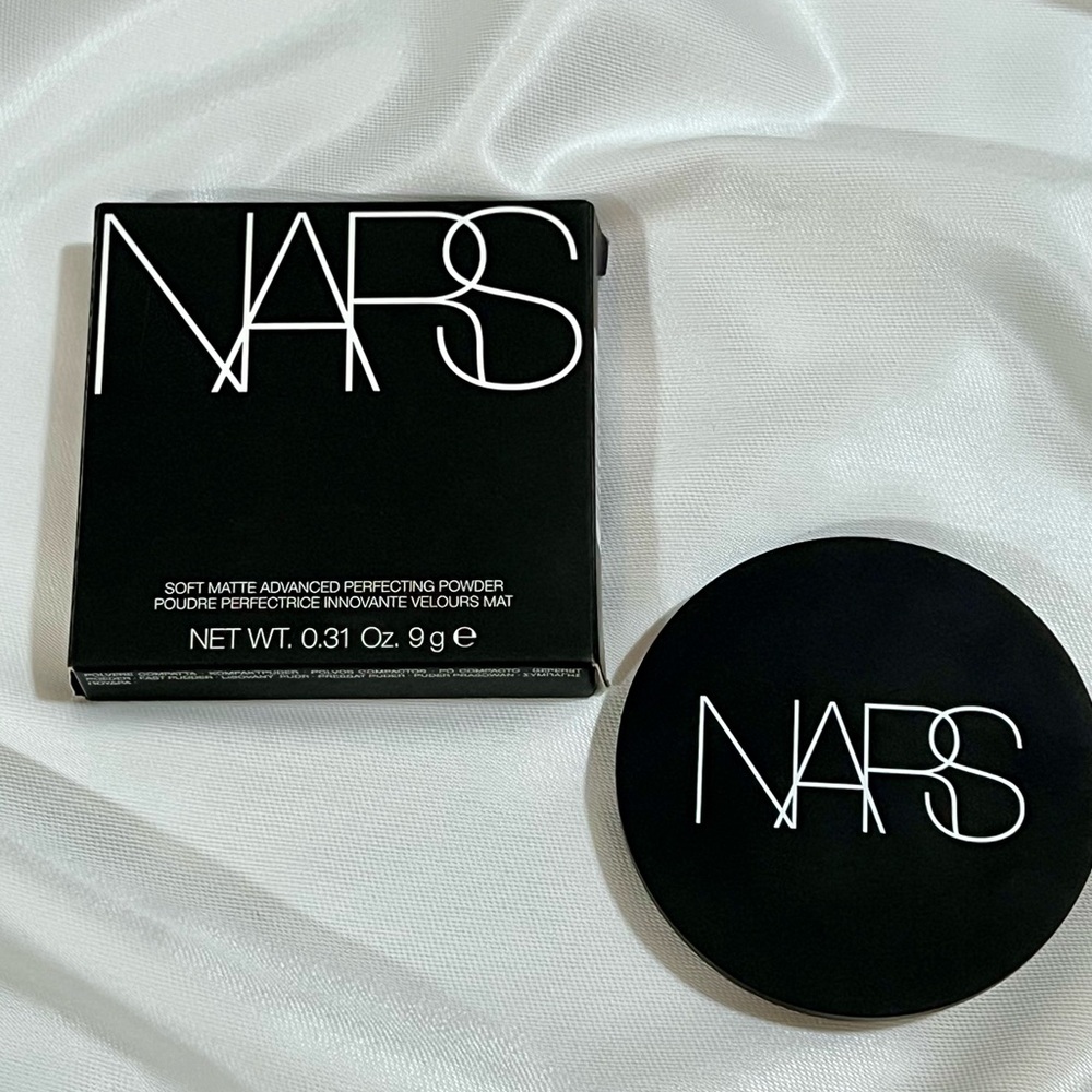 SOFT MATTE ADVANCED PERFECTING POWDER ( BAY) - Picture 4 of 5